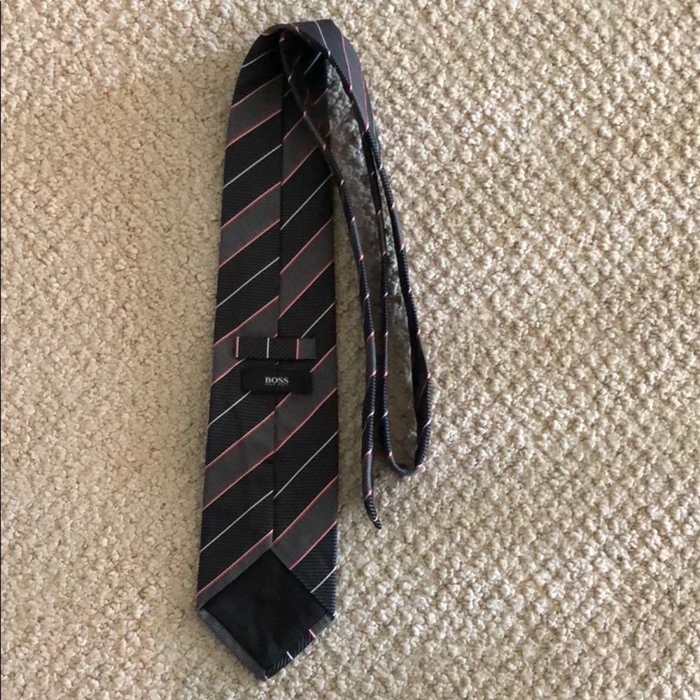 Hugo Boss tie - Picture 2 of 2